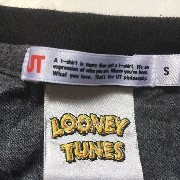 Looney Toons Tweety and Sylvester  graphic tee. - Picture 4 of 6